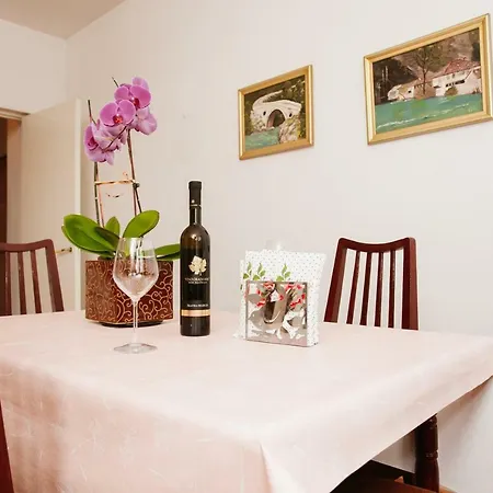 Ovcina Garden View アパート *